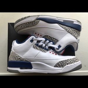 Air Jordan 3 - white, blue, red